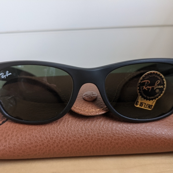 Ray-Ban Black RB2132 New Wayfarer - Picture 3 of 7